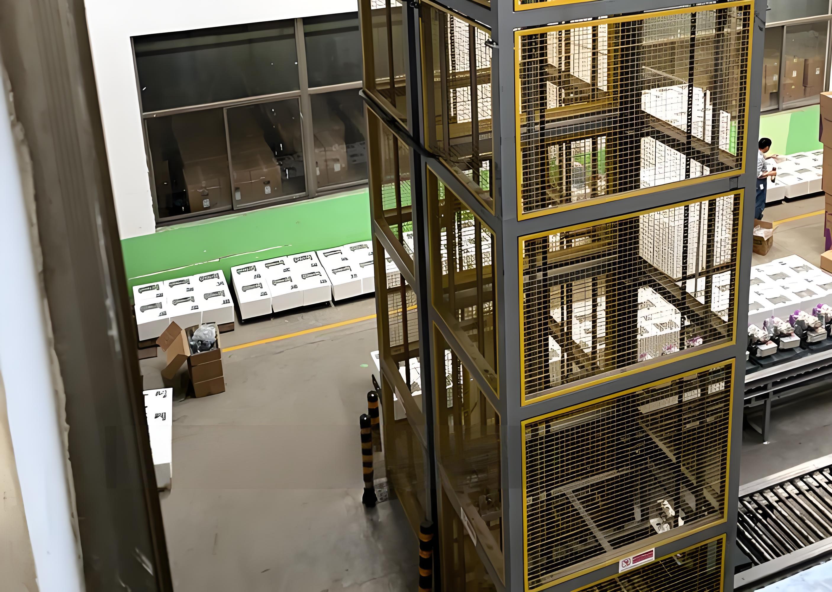 up and down lifting conveyor صعودا وهبوطا رفع الناقل