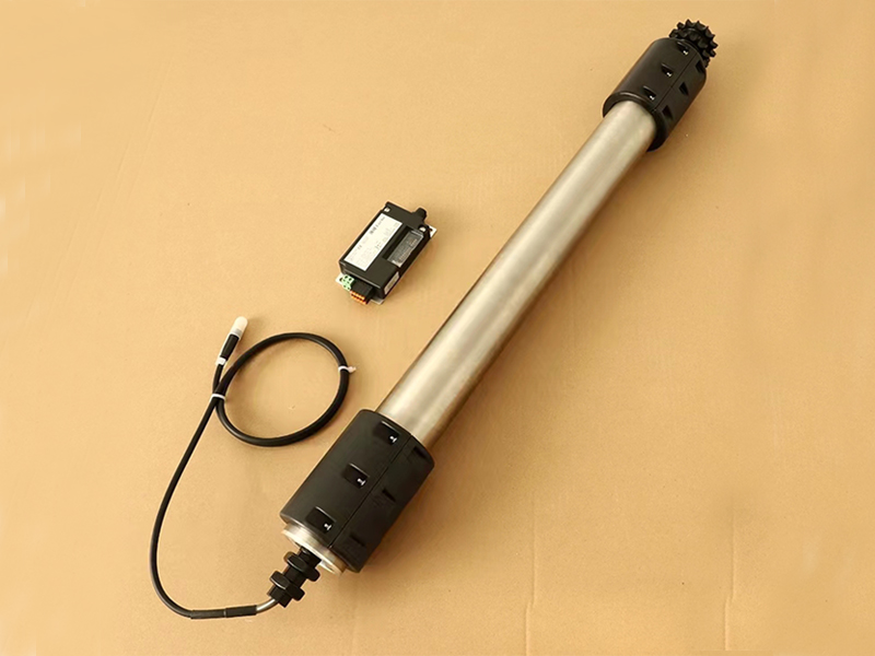 بكرة مدفوعة بمحرك بأكمام مستقيمة