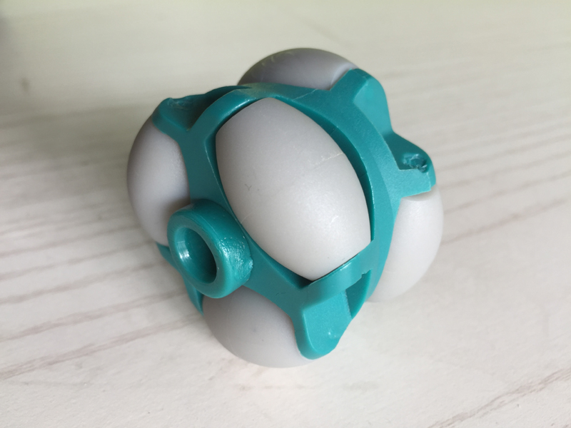 عجلة تزلج لعمود مستدير